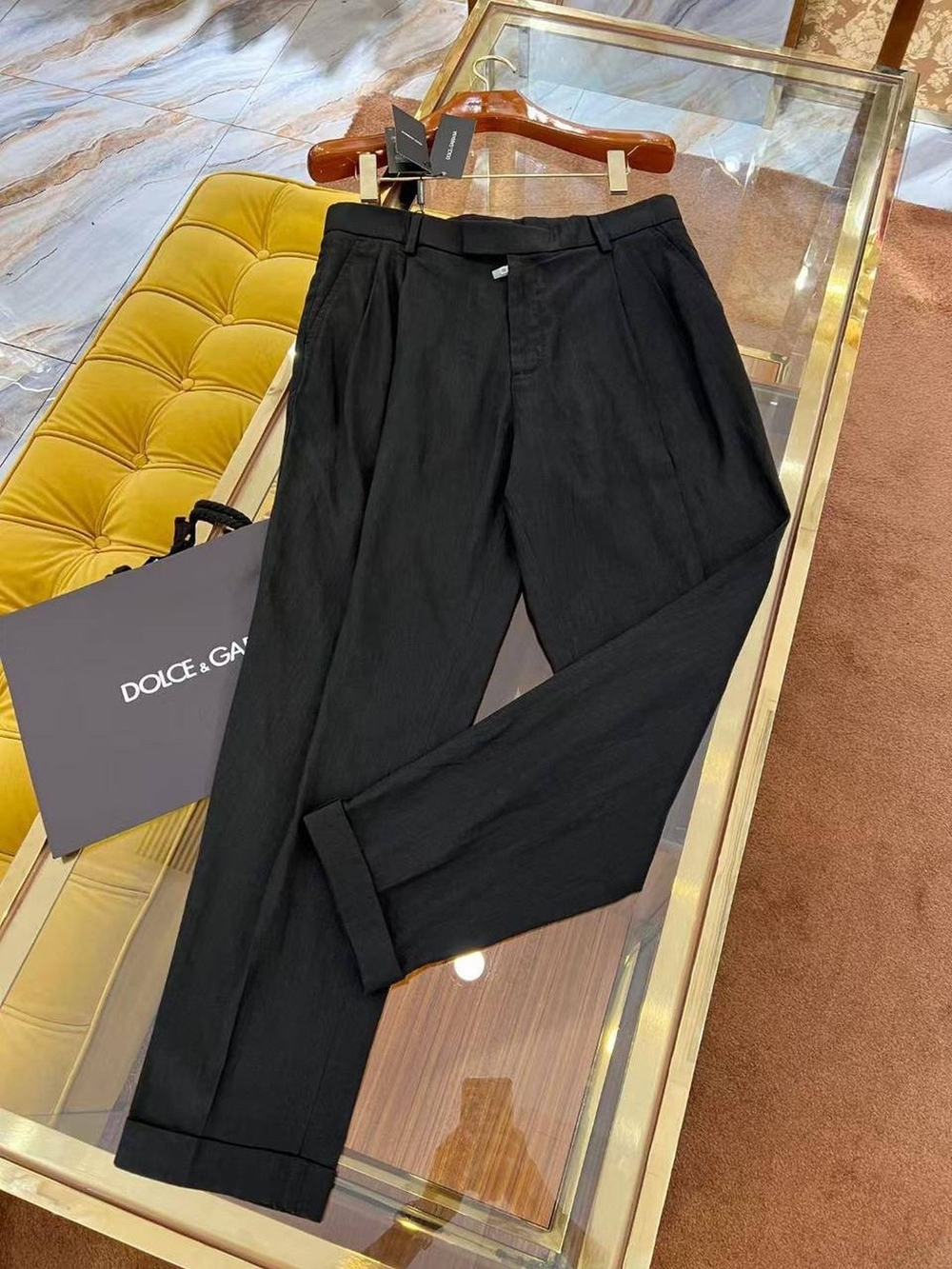 Льняной костюм Dolce & Gabbana
