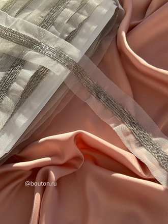 Тесьма серебро мониль на белой сетке (12 рядов)