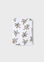 две футболки с шортами