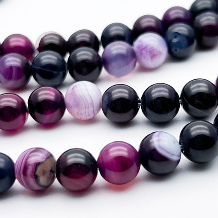Агат тонированный бусины, цвет темно-фиолетовый, диаметр около 8,1-8,3 мм, цена за 22-23 шт (1/2 нити)