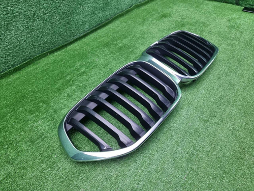 Решетка радиатора BMW X1 F48 (2019-2022)