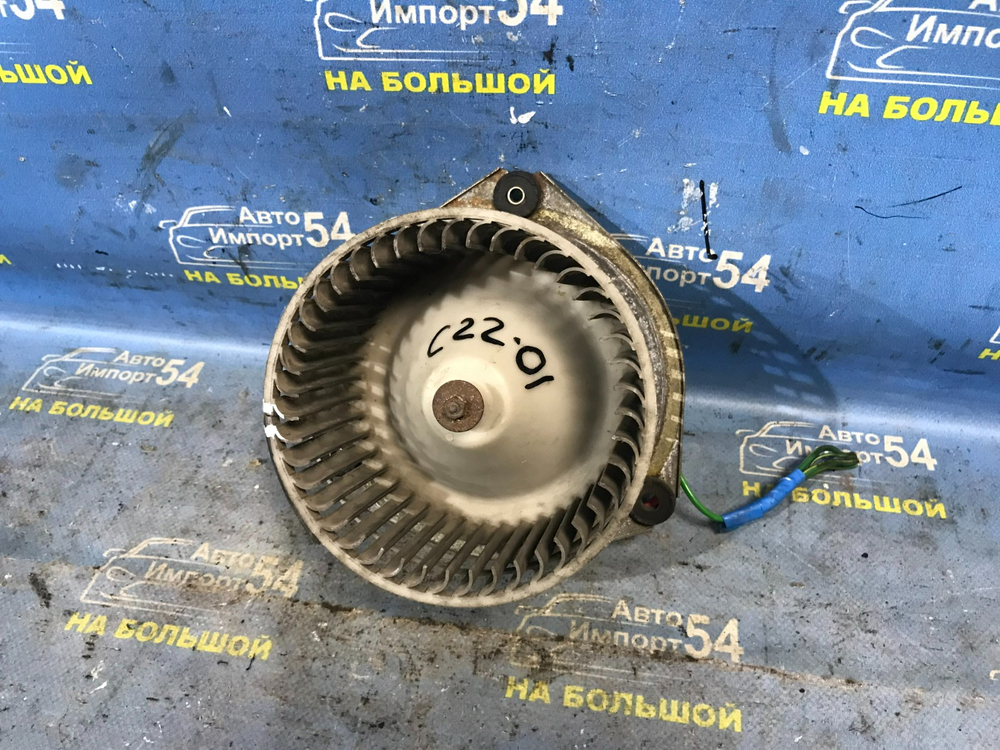 Моторчик печки NISSAN LARGO 1992