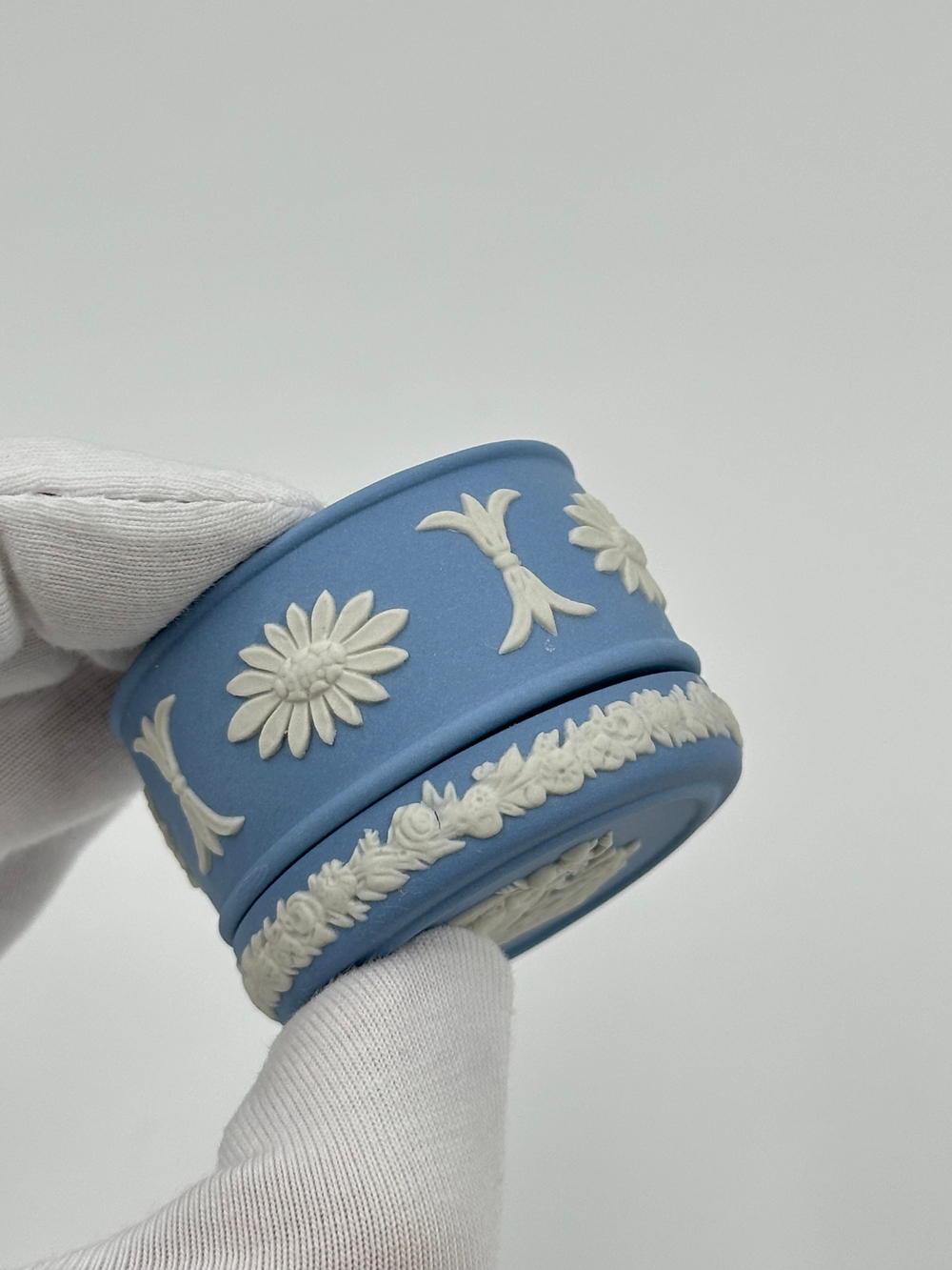 Миниатюрная шкатулка Wedgwood голубая