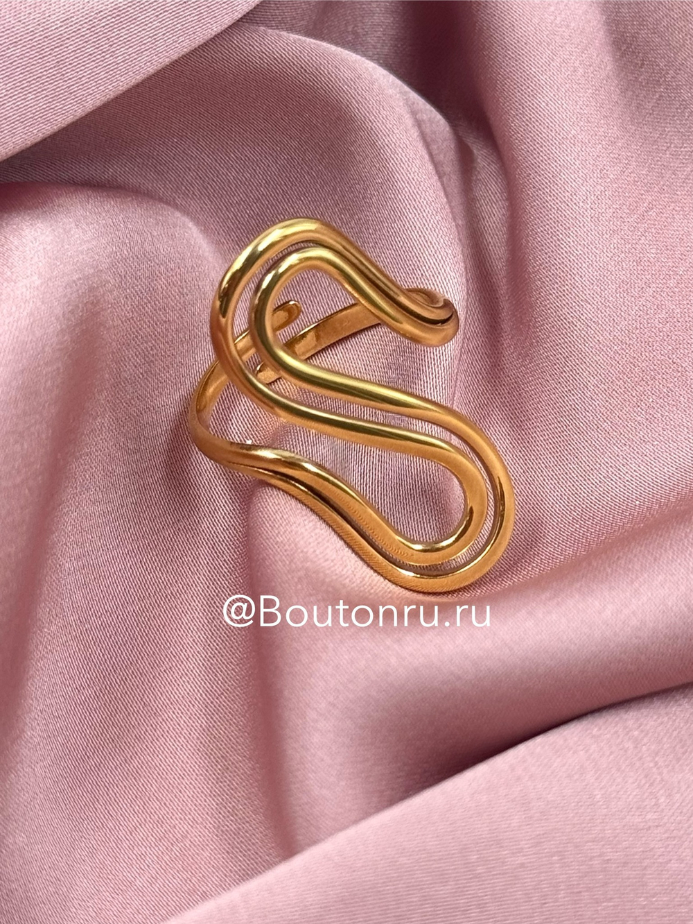 Кольцо золотистое в форме "S"