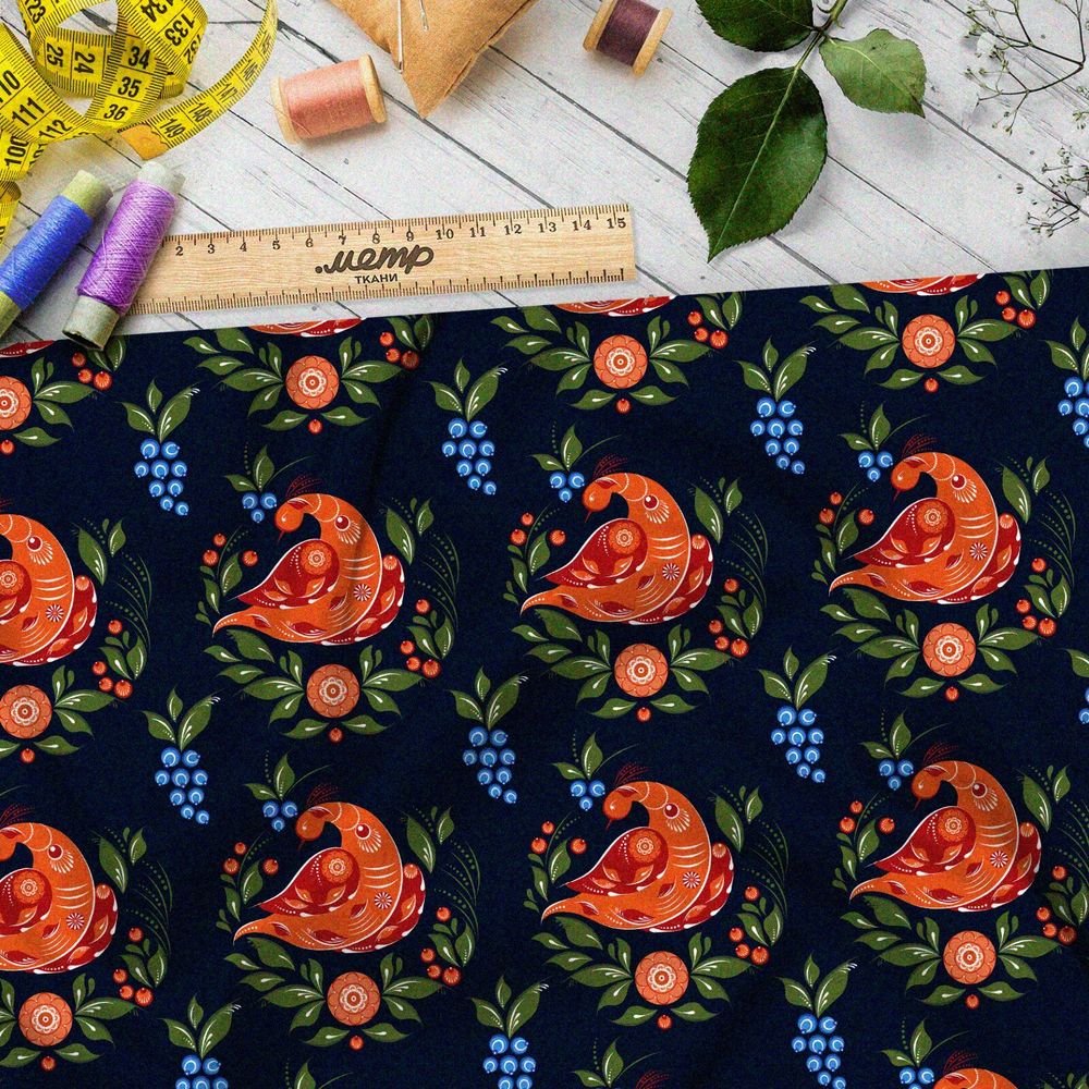 Ткань шифон красная голубка и ягоды на чёрном фоне