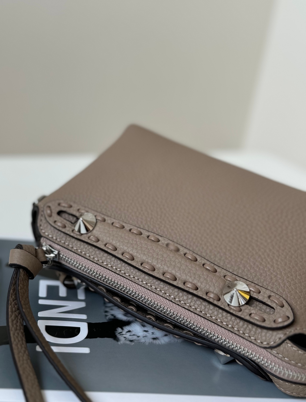 Fendi By The Way Selleria Mini 20 cm