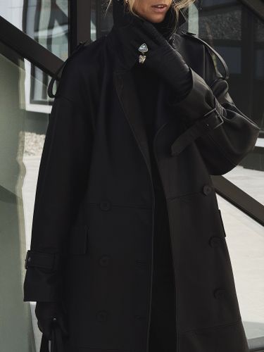 Черный кожаный тренч