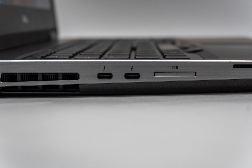 Ноутбук Dell Precision 7540 ( i7-9750H / Quadro T2000 )