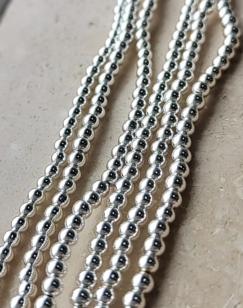 Гшг438-сс Гематит шар гладкий 4мм, светлое серебро, 38см