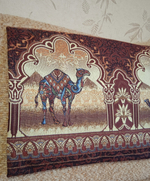 Декоративный гобеленовый чехол Верблюды 34х87