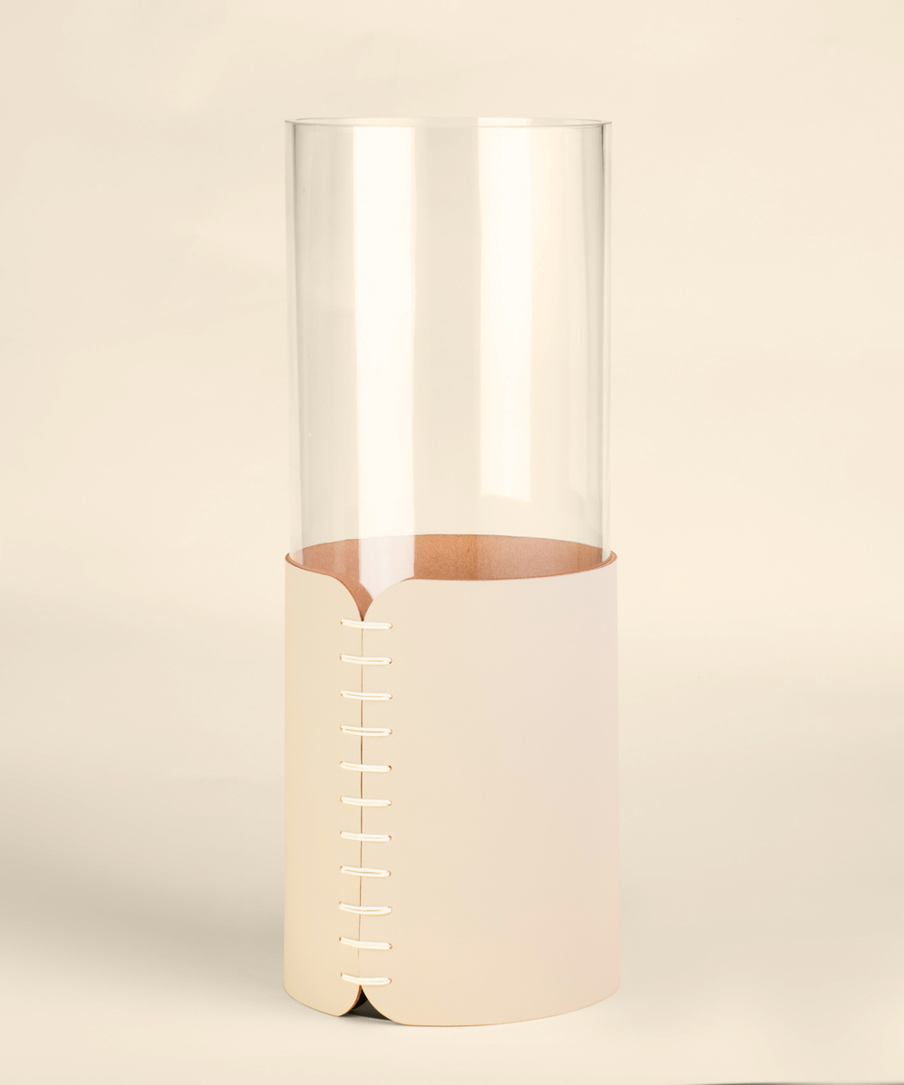 Ваза в кожаном чехле Concord 15 х 40 Айвори