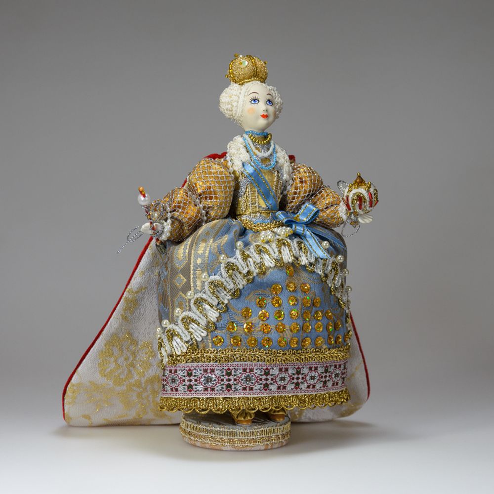Императрица - кукла на подставке