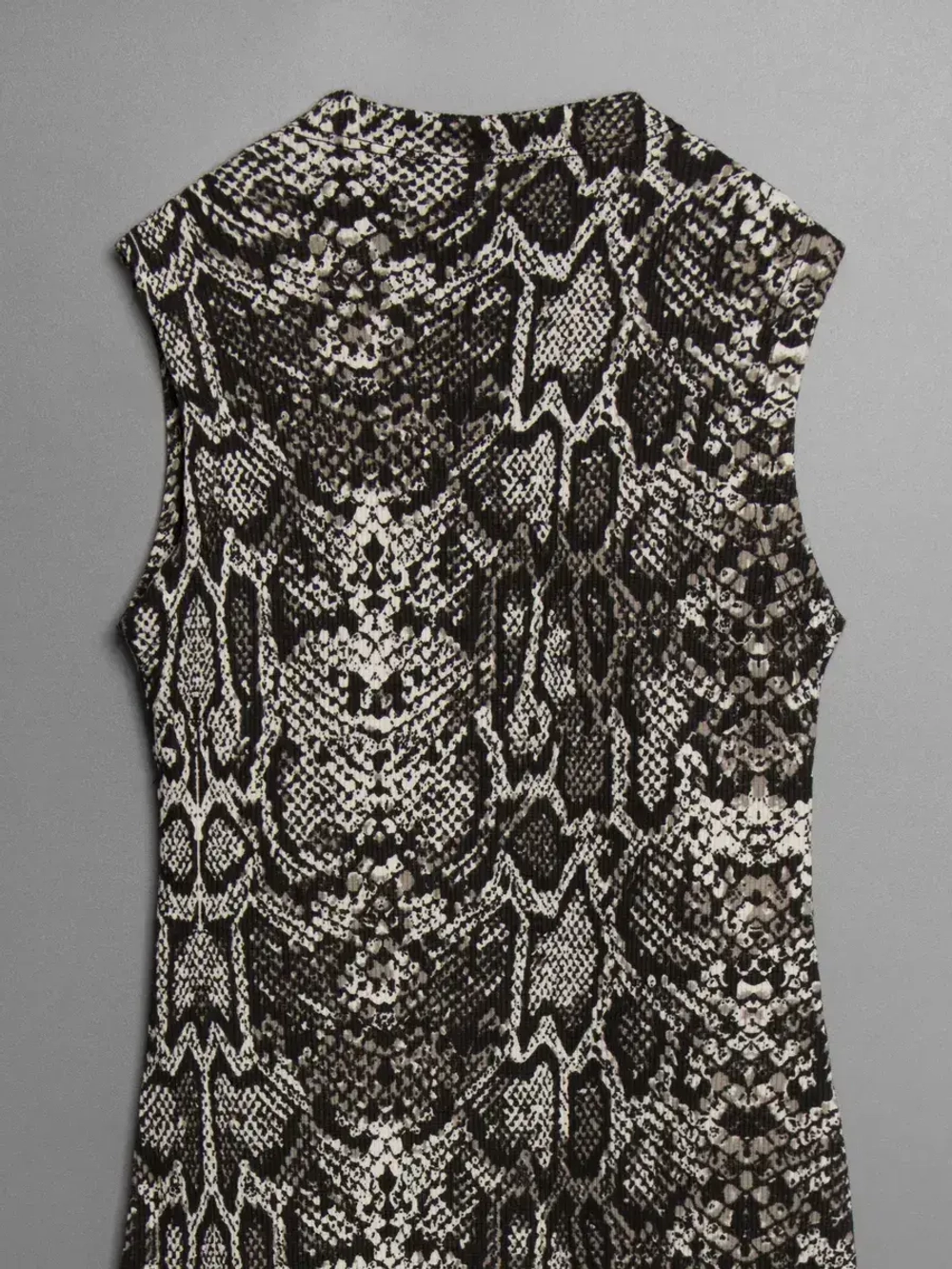 Платье для девочки летнее без рукавов