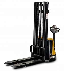 Штабелер электрический самоходный CHL CDD12J 1,2 т 2,5м