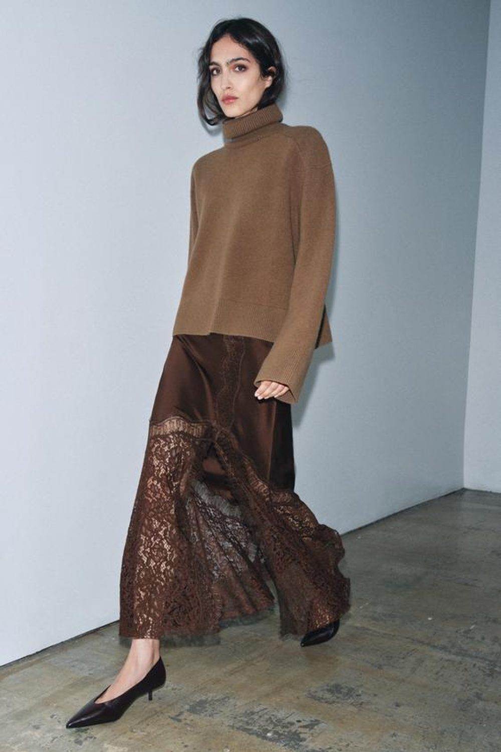 ZARA АТЛАСНАЯ ЮБКА С КРУЖЕВОМ ZW COLLECTION, КОРИЧНЕВЫЙ