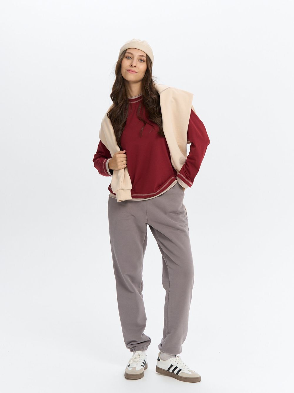 Лонгслив "НЕ идеальная" с контрастной отделкой женский