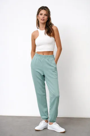 Свободные джоггеры без начеса  в цвете холодная мята