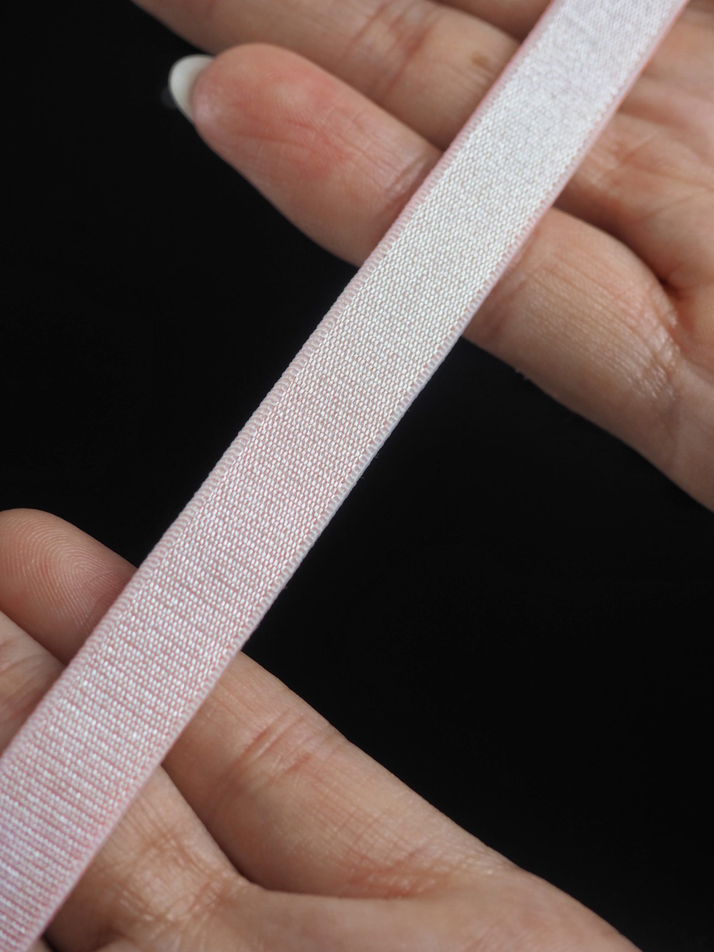 Резинка бретелечная цветочно-розовая по Лауме глянцевая ширина 10 мм