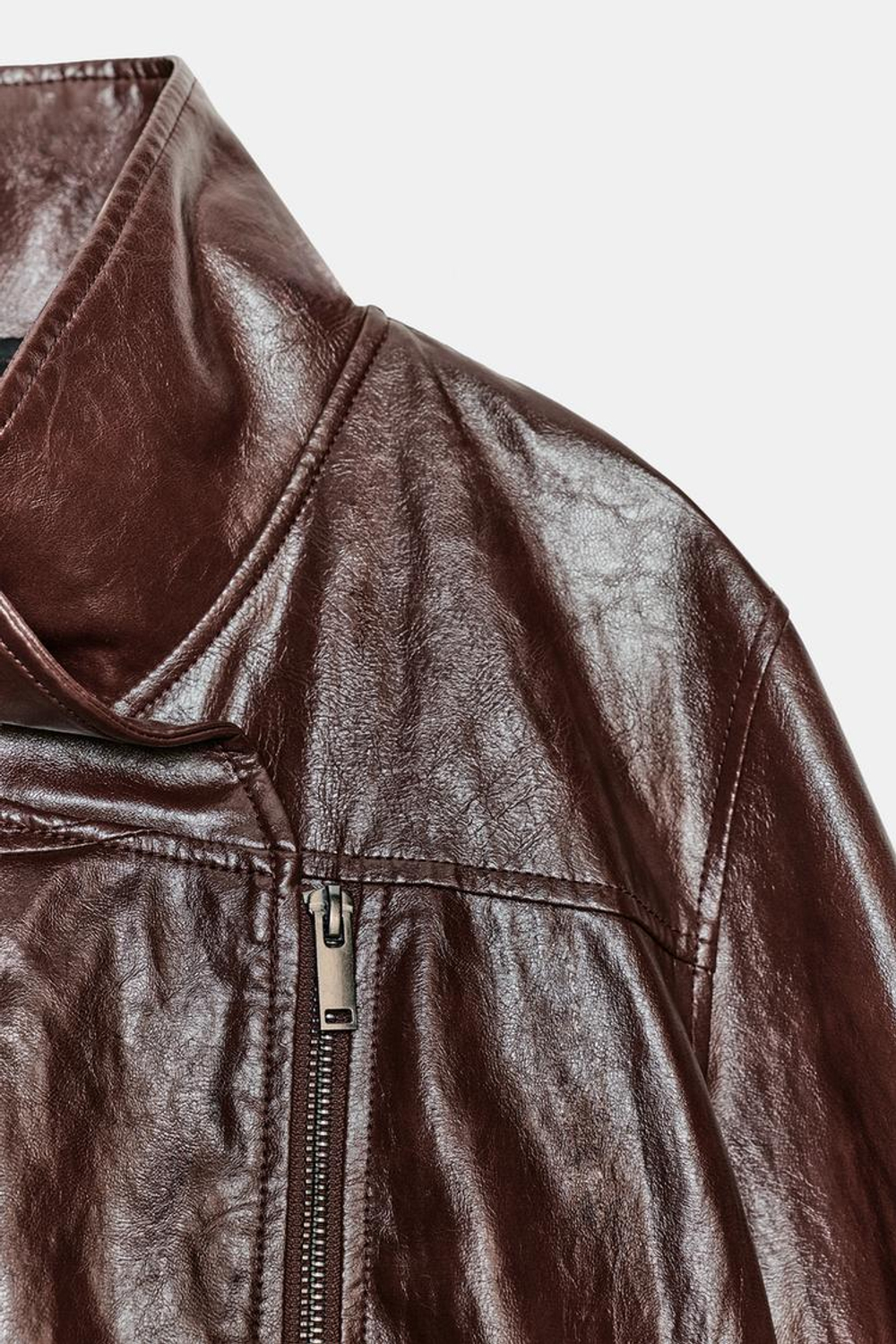 ZARA КУРТКА ИЗ ИСКУССТВЕННОЙ КОЖИ — ZW COLLECTION, БУРГУНДИ