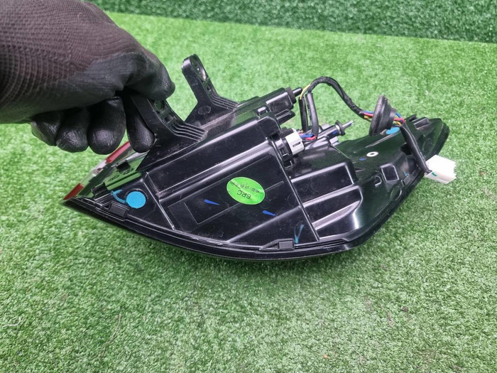 Фонарь левый внешний Geely Coolray (2019-2024)