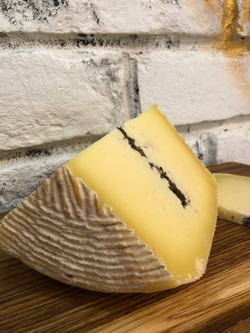 Сыр. Тартуфино. Россия