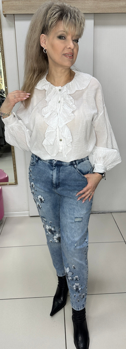 Белая рубашка-марлевка с красивым жабо