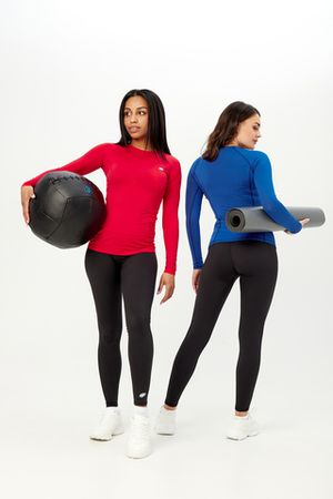 Лонгслив с длинным рукавом и карманами