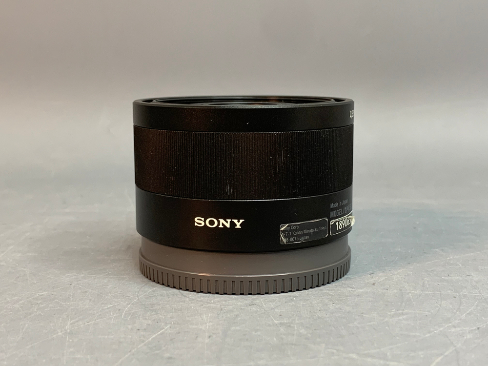 Sony Carl Zeiss Sonnar T* 35mm f/2.8 ZA
