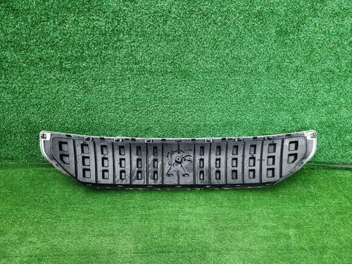 Решетка радиатора Peugeot Traveller (2016-н.в.)