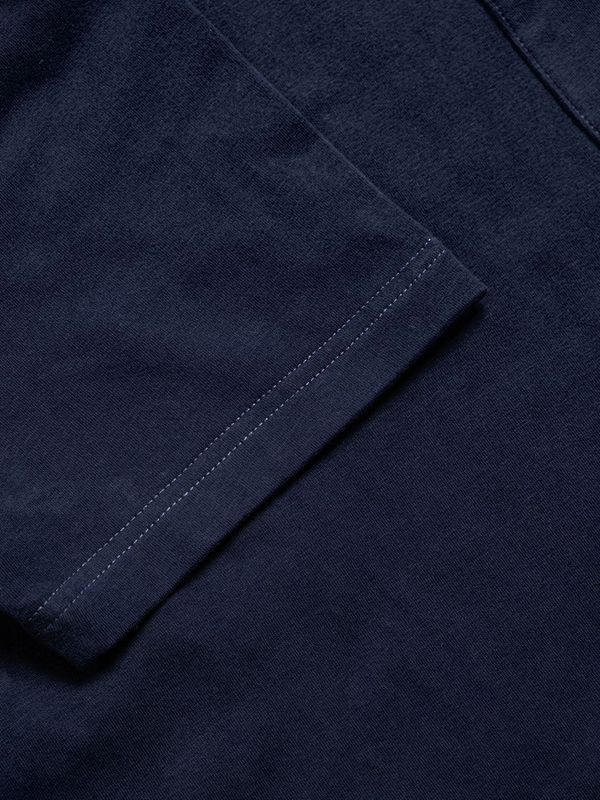 Футболка с карманом темно-синяя - фото 4