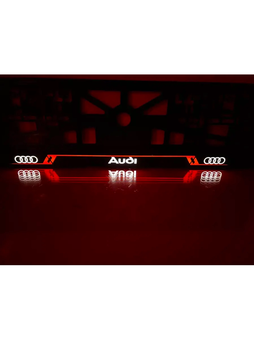 Рамка для номера с LED подсветкой надписи RL. Audi.
