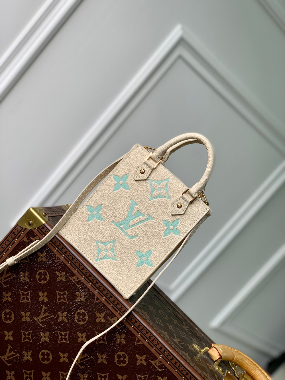 Louis Vuitton Petit Sac Plat