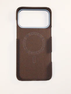 Карбоновый чехол для IPhone 17 Pro MAX with MagSafe коричневый квадрат (Brown)