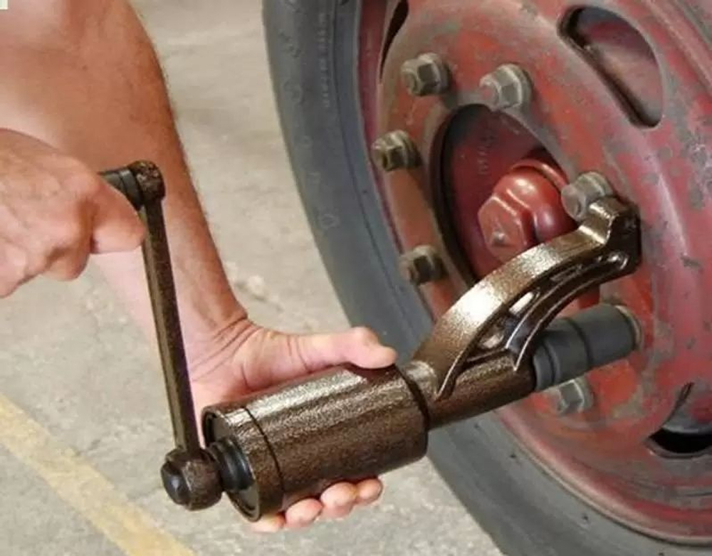 Гайковерт ручной мясорубка 1" с удлинителем 26 см, 4800 Нм, 1:69