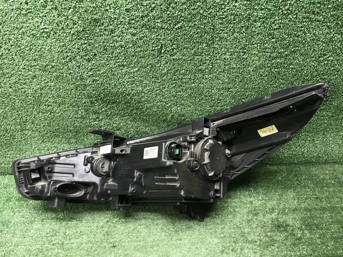 Фара правая Hyundai Solaris 2 20-22 галоген