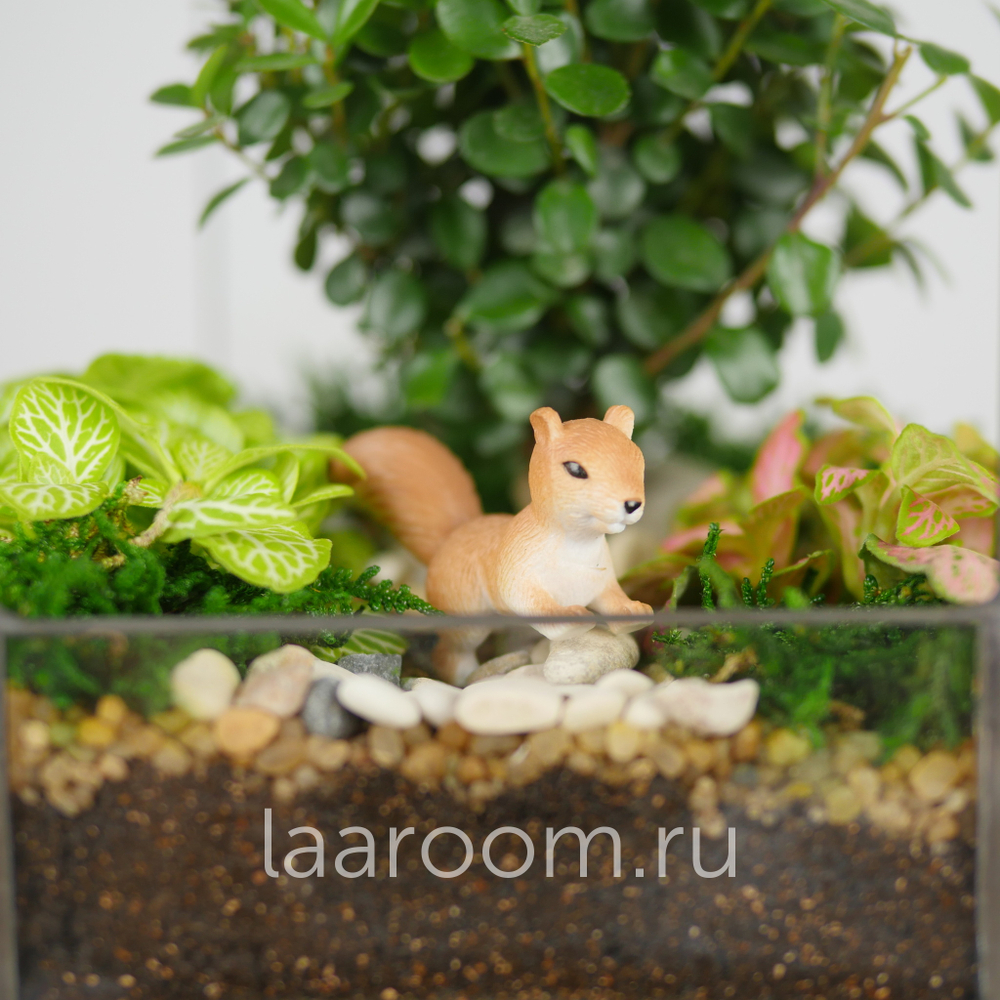 Белочка стоячая на четырех лапах