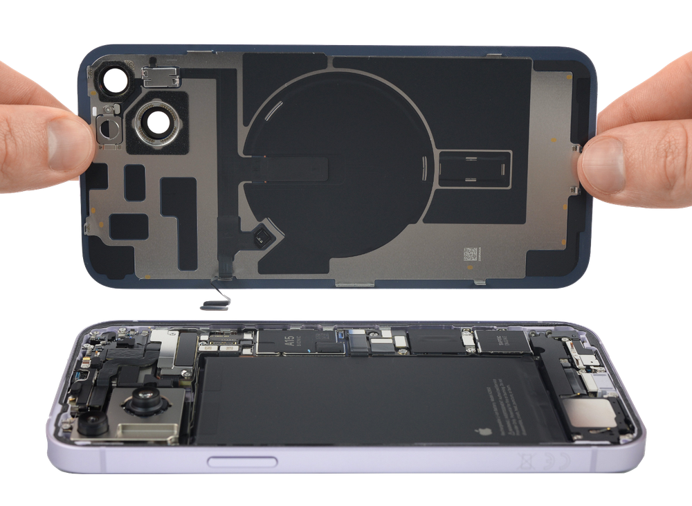 Замена заднего стекла на iPhone 14 Plus