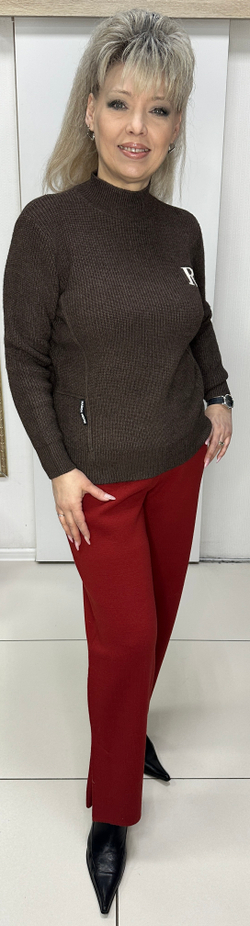 Джемпер в шоколадном цвете под "лапшу" с буквой R