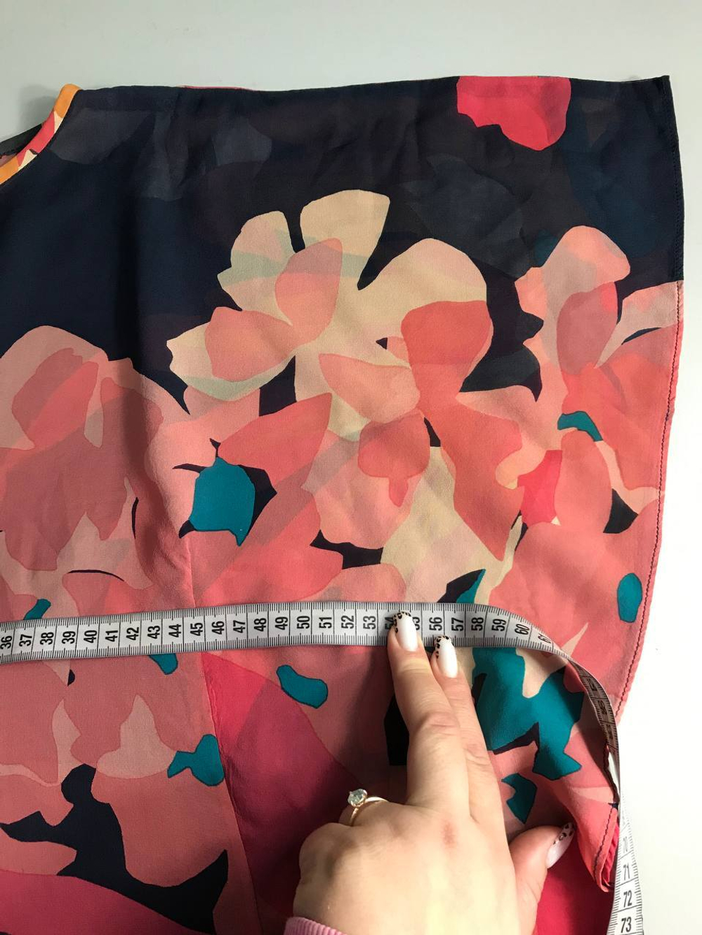 Туника легкая визуально на 44 размер