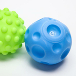 6940979 Подарочный набор развивающих тактильных мячиков «Новогодний Тигренок» с помпошкой, 2 шт.