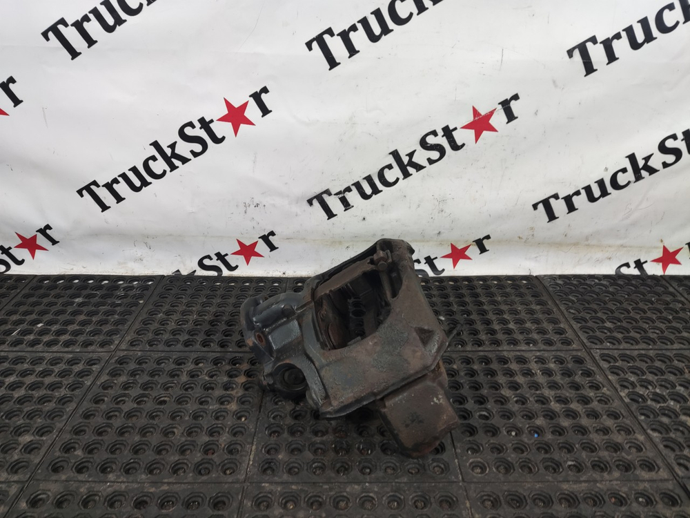 Суппорт передний правый 2017г.