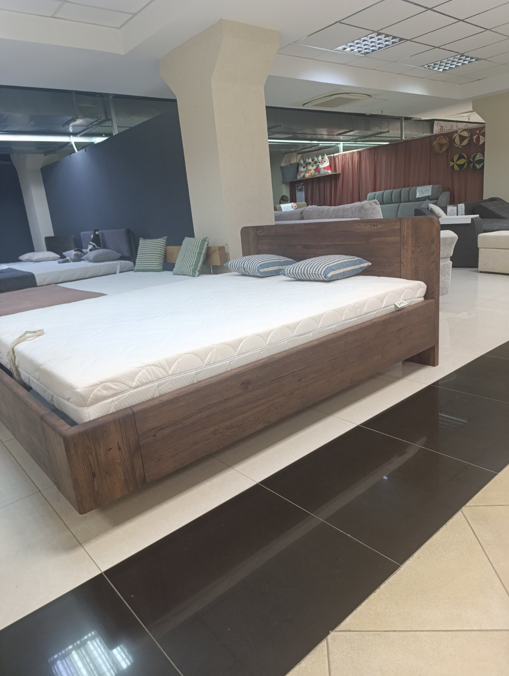 Кровать из массива дуба Piastre (под подъемный механизм)