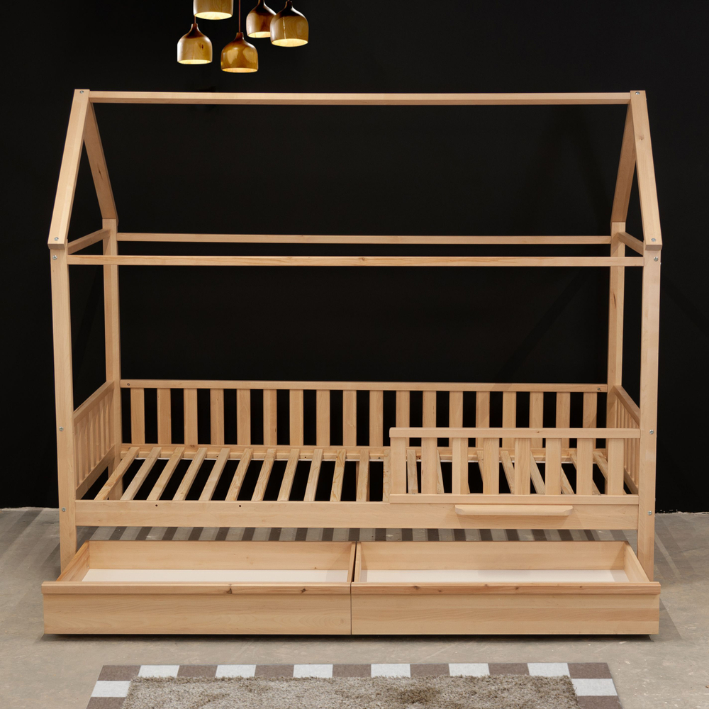 Кровать-домик 90х200 Авила из массива березы с настилом и бортиками, в лаке