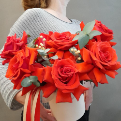 Композиция из французских роз в шляпной коробке ПРЕДЗАКАЗ