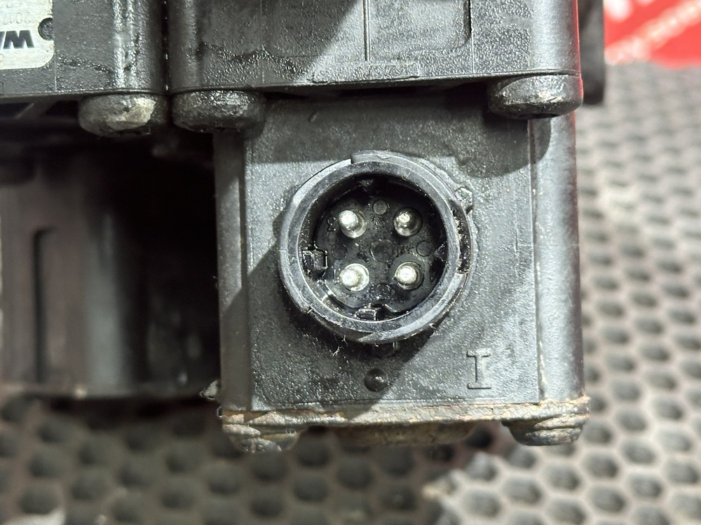 Кран уровня пола главный