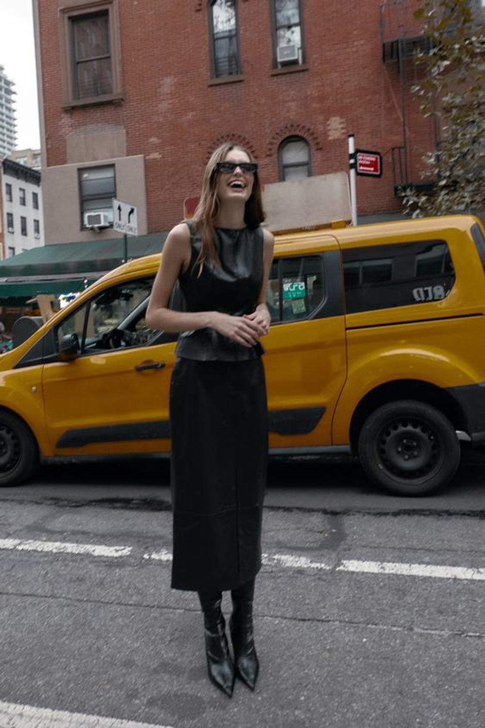 ZARA ЮБКА МИДИ ИЗ ИСКУССТВЕННОЙ КОЖИ, ЧЕРНЫЙ