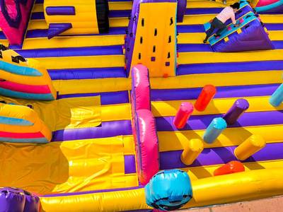 Коммерческий надувной батут «Космический калейдоскоп» 17,5*8,5*6 м