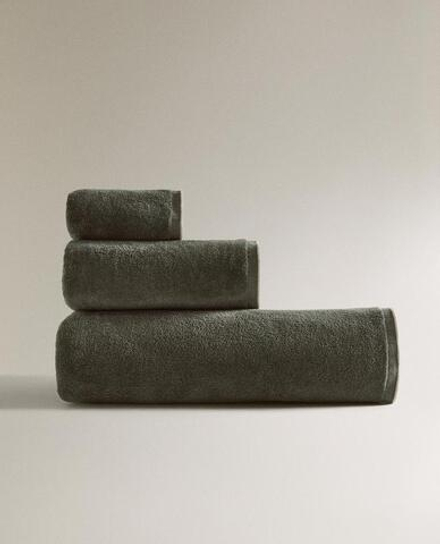 ZARA HOME БАННОЕ ПОЛОТЕНЦЕ ИЗ ВЕЛЮРА С ОТДЕЛКОЙ ОВЕРЛОКОМ, ЗЕЛЕНЫЙ