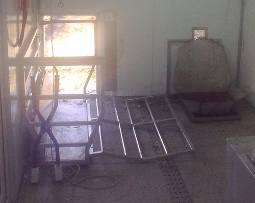 Бокс оглушения Свиней ручной (до 15 голов/час)