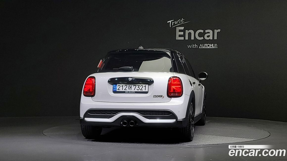 Mini Cooper S 5 даерей Classic Lunchpack (02.2023)